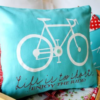 15+ Great Ideas for DIY Throw Pillows