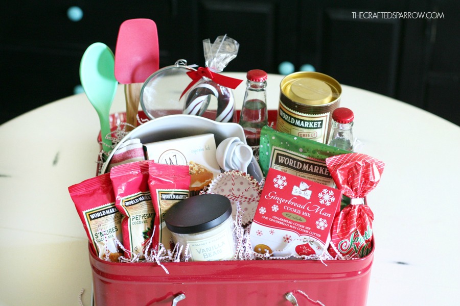Building the Perfect Holiday Gift Basket