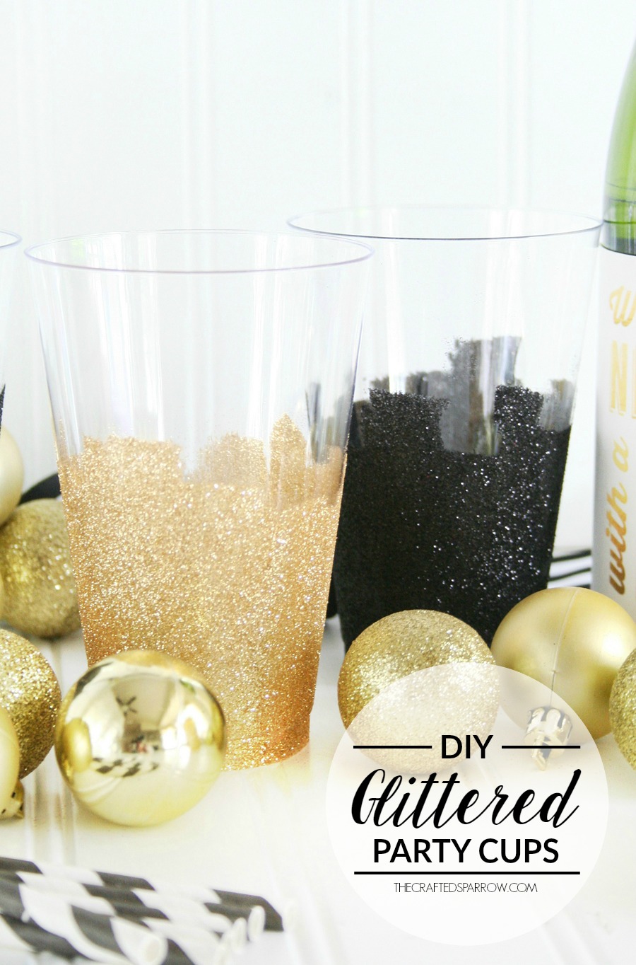 DIY Glittered New Year's Eve Disposable Party Cups