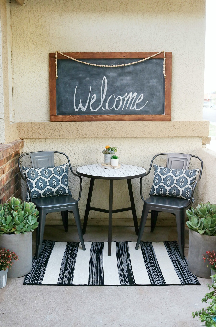 Black & White Spring Porch Refresh