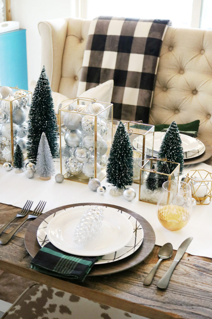 Simple & Modern Christmas Dining Table Ideas