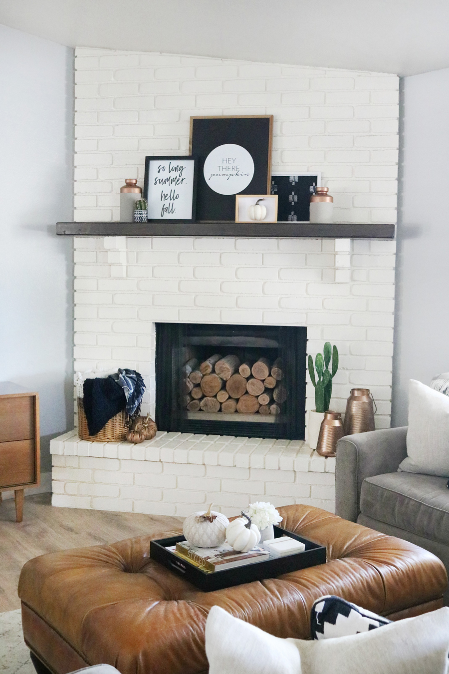 Untraditional Simple and Modern Black & White Fall Decor