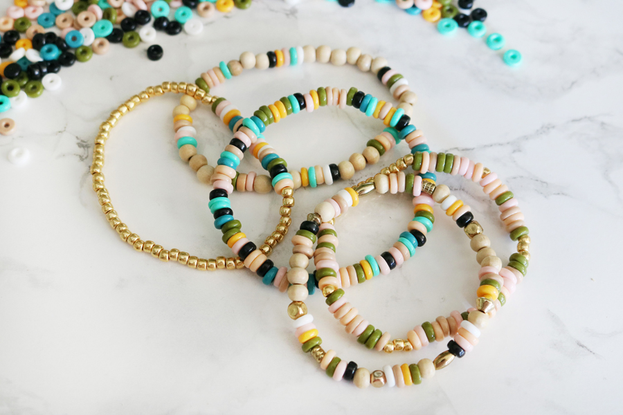 How to Make a Beaded Elastic Bracelet 