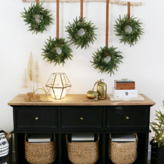 DIY Modern & Simple Christmas Wreath Wall Hanging