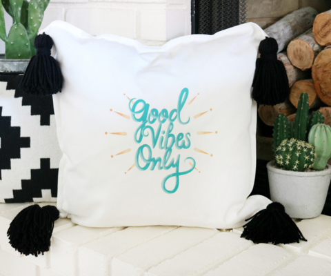 Beginner Throw Pillow Design Using The Cricut Easy Press 2